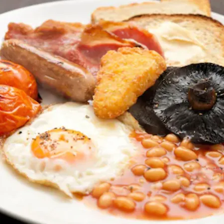 מלון Beachcombers 3*