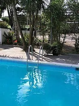 Beachcombers Hotel 3*