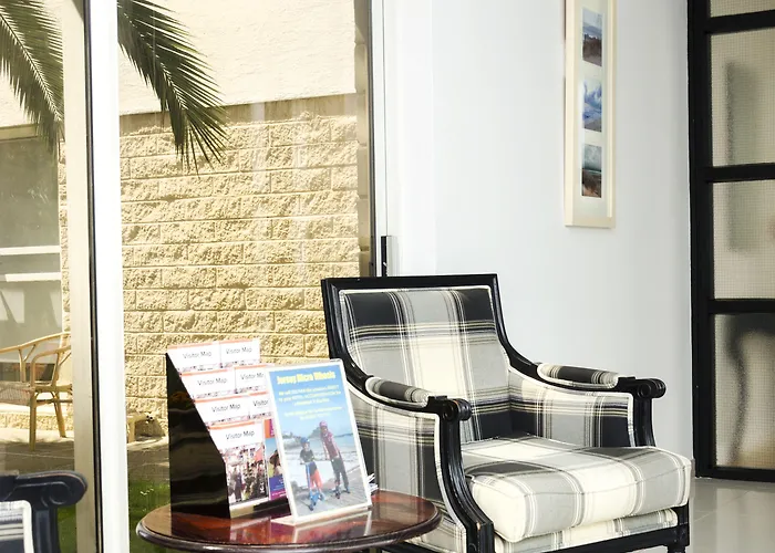 Hotel Beachcombers 3*