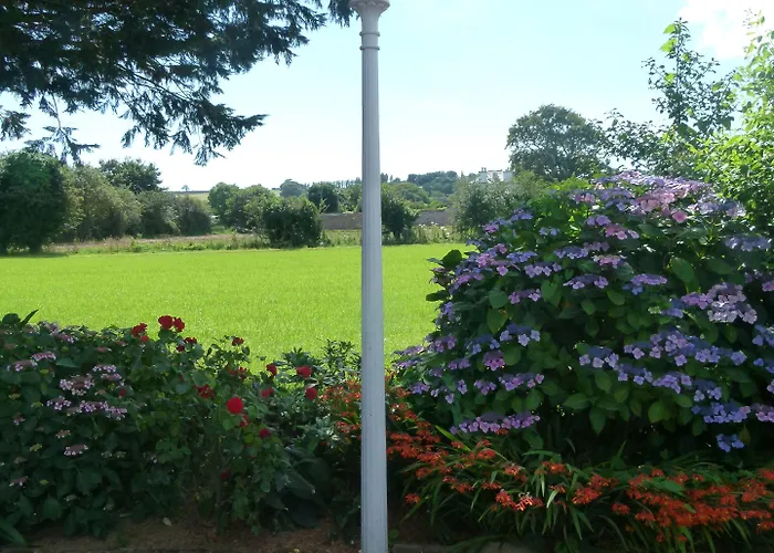 Beachcombers Hotel 3*