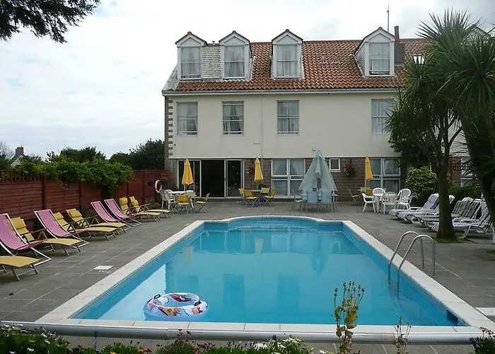 Hotel Beachcombers Grouville