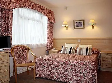 Beachcombers Hotel 3*