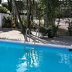 Beachcombers Hotel 3*