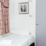 Beachcombers Hotel 3*