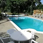 Hotel Beachcombers 3*