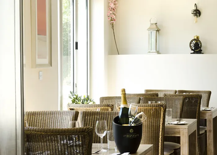 Beachcombers Otel 3*