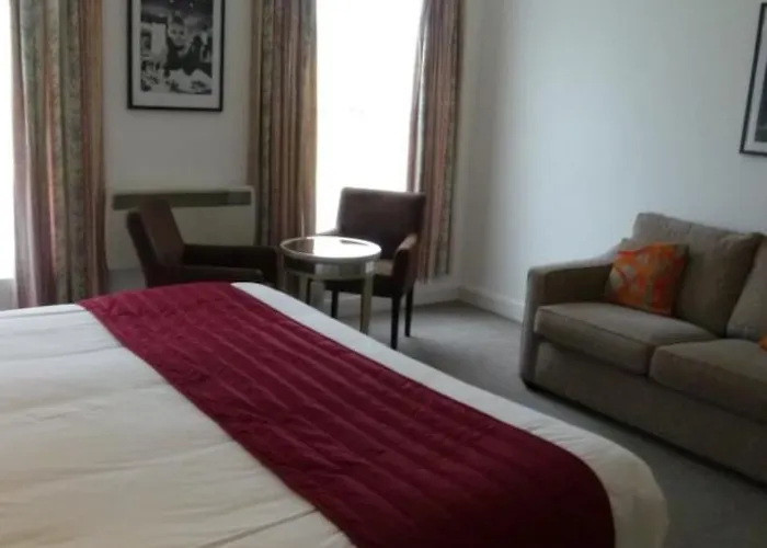 Beachcombers Otel 3*